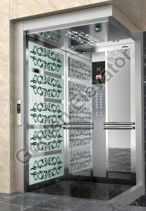 Queen Elevator Cabin