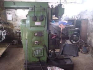 horizontal universal milling machine