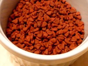 dried annatto seeds