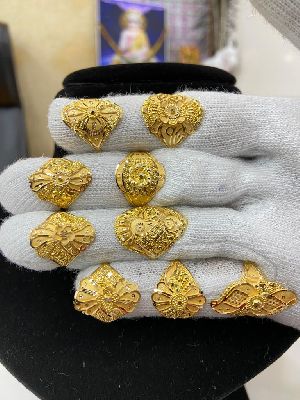 Ladies Fancy Gold Ring