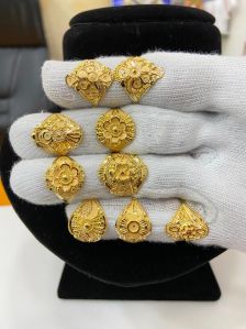 Ladies Fancy Gold Ring