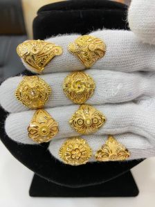 Ladies Fancy Gold Ring