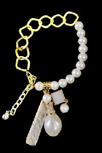 Handcrafted Pearls Bracelet