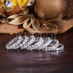 Elegant Round Cut Diamond White Gold Band Ring