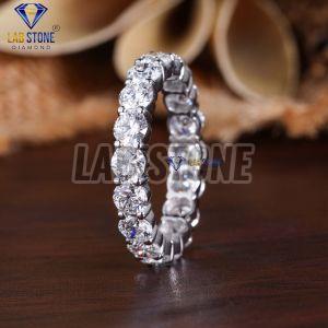 Elegant Round Cut Diamond White Gold Band Ring