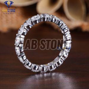 Elegant Round Cut Diamond White Gold Band Ring