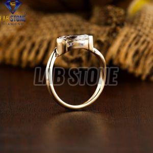 Pear Cut Diamond Yellow Gold Ring
