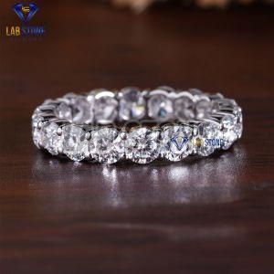 Elegant Round Cut Diamond White Gold Band Ring