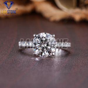 Glamorous Round Cut Diamond White Gold Ring