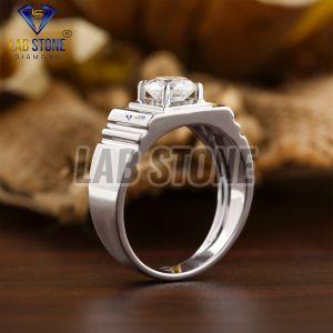 1.24 TDW Round Cut Diamond White Gold Ring