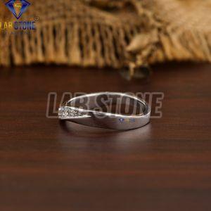 Stylish Round Cut Diamond White Gold Ring