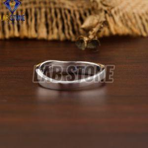 Stylish Round Cut Diamond White Gold Ring