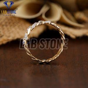 Attractive Round Cut Diamond Rose Gold Ring
