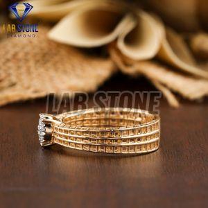 Exquisite Round Cut Diamond Yellow Gold Ring