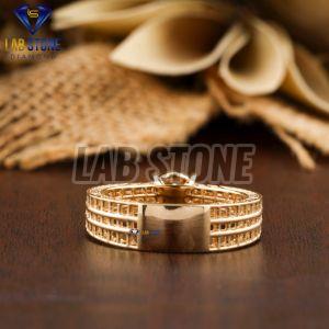 Exquisite Round Cut Diamond Yellow Gold Ring