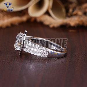 Luxurious Round Cut Diamond White Gold Ring