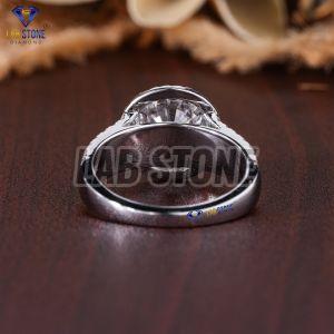 Luxurious Round Cut Diamond White Gold Ring