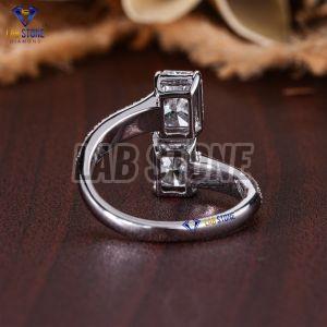Elegant Round Cut Diamond White Gold Ring