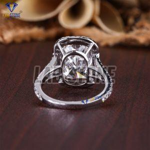 Stunning Cushion & Round Cut Diamond White Gold Ring