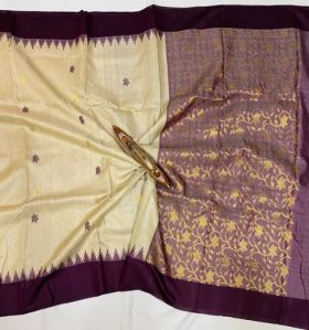 Weaving Tussar Silk Sarees