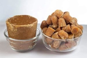 organic jaggery cubes