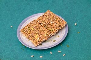 Pista Peanut Chikki