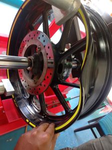 Two Wheeler Alloy Wheel Rim Straightener