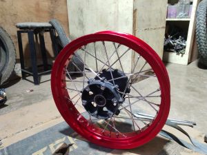 Two Wheeler Alloy Wheel Rim Straightener