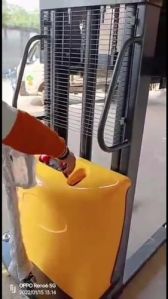Manual Hydraulic Stacker