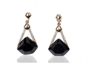 Resin Stone Teardrop Earring In Black