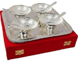 3.6 Inch German Silver Plated Floral Embossed Four Bowl With Tray Set