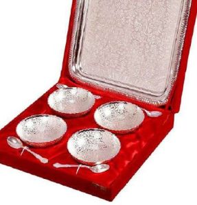 3.6 Inch German Silver Plated Floral Embossed Four Bowl With Tray Set