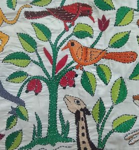Handmade Animal Motifs Embroidered Wall Hanging