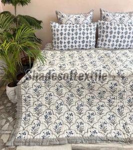 Blue Floral Print Cotton Quilt