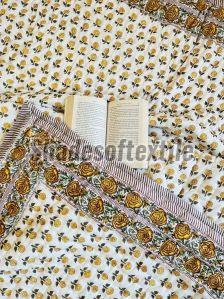 Yellow Rose Print Winter Quilt