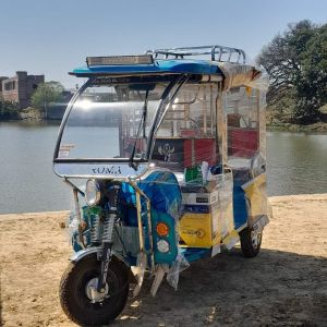 Battery Operated E Rickshaw