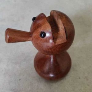 Wooden Spectacles Holder