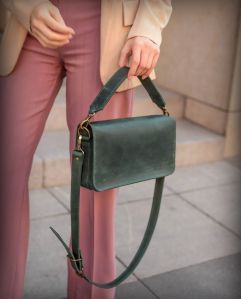 ladies hunter leather crossbody handbag