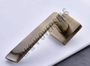 MV 001 Brass Rose Handle