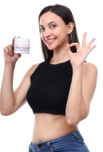 DERM EASE  UBTAN  FACE PACK