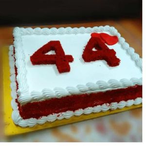 Rectangle Red Velvet Vanilla Fusion Cake