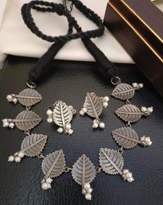 Ladies Silver Stylish Side Leaf Necklace Set