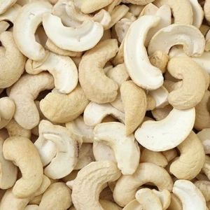 W240 Split Cashew Nuts