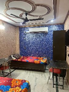 Girls Hostel and PG near Green Park Metro