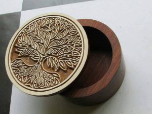 round wooden boxes