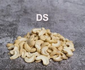 DS Split Cashew Nuts