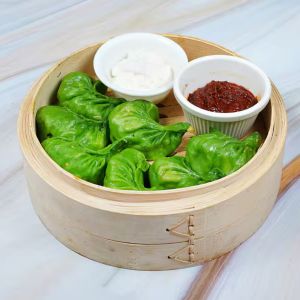 Spinach and corn Momos