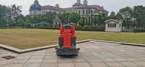 YT-X9 Ride On Scrubber Dryer