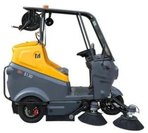 YT-S130 Battery Operated Road Sweeping Machine