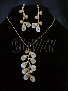 Mother Of Pearl Necklace Set